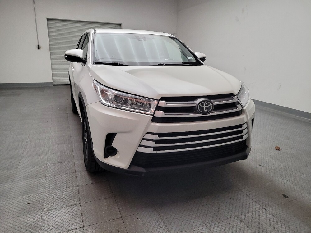 2018 Toyota Highlander in Downey, CA 90241 - 18093477 14