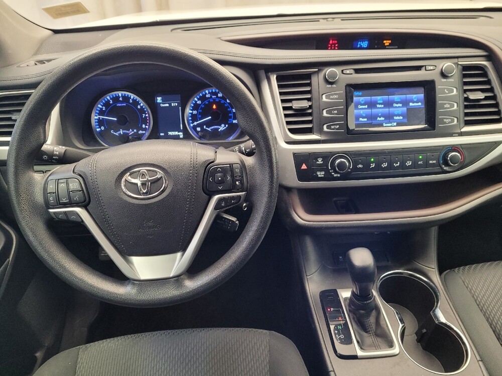2018 Toyota Highlander in Downey, CA 90241 - 18093477 22