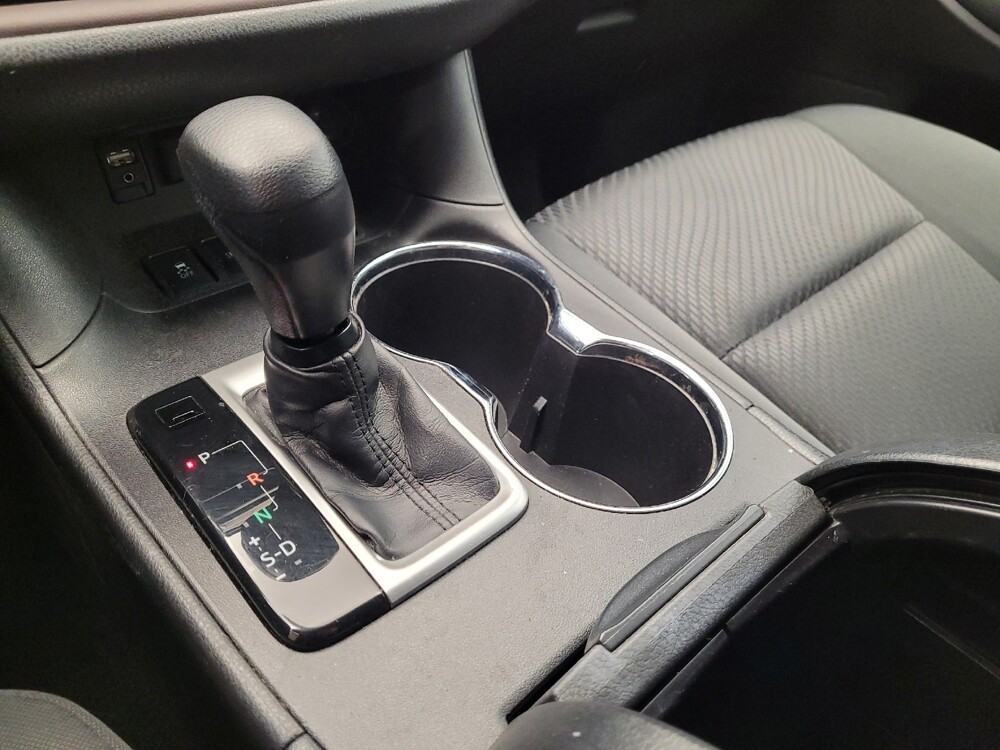 2018 Toyota Highlander in Downey, CA 90241 - 18093477 26