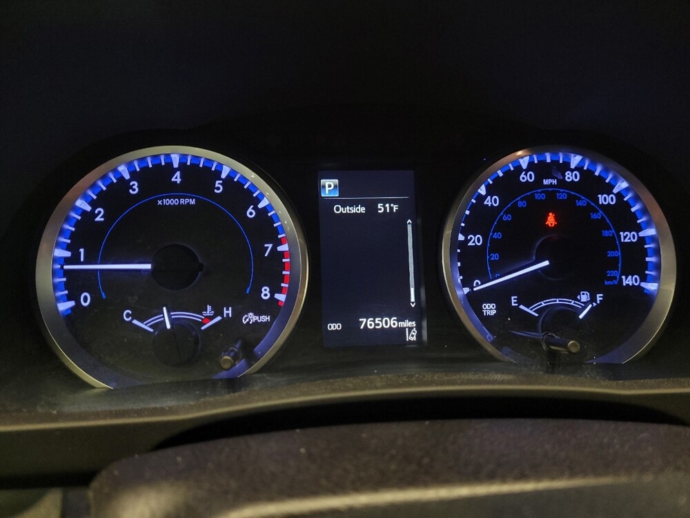 2018 Toyota Highlander in Downey, CA 90241 - 18093477 23