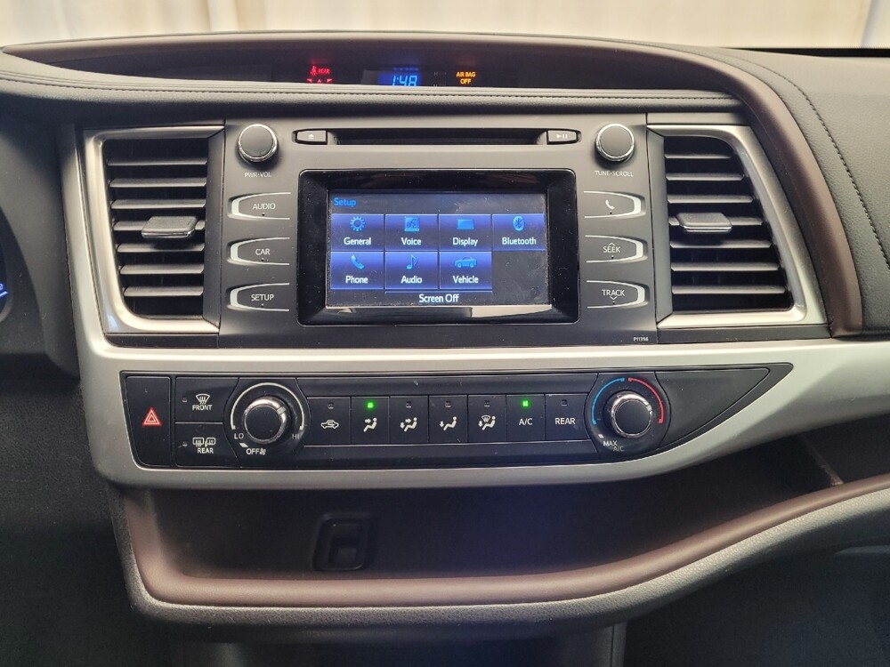 2018 Toyota Highlander in Downey, CA 90241 - 18093477 25