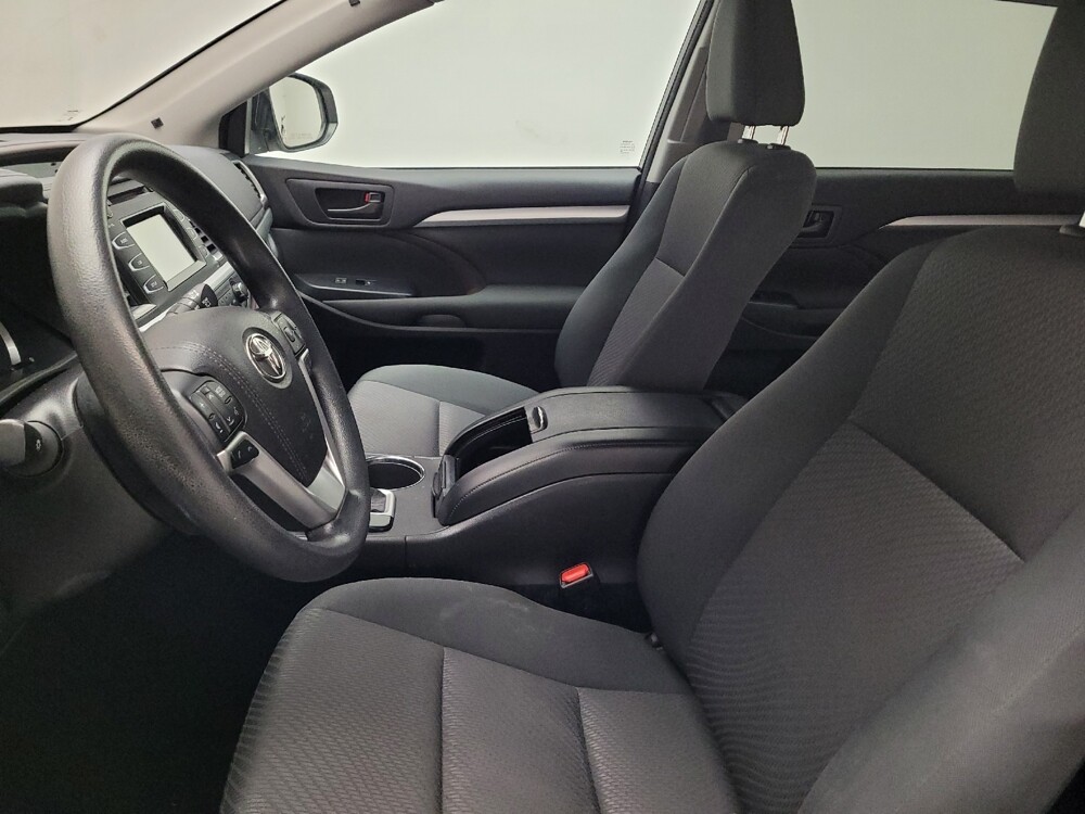 2018 Toyota Highlander in Downey, CA 90241 - 18093477 17