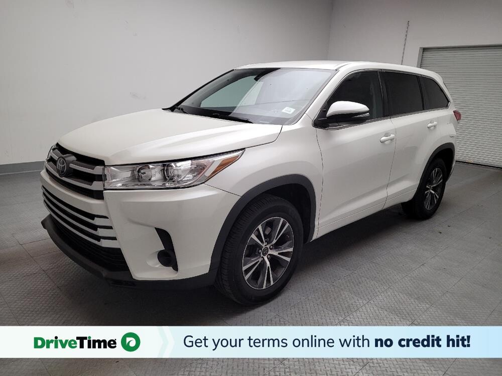 2018 Toyota Highlander in Downey, CA 90241 - 18093477