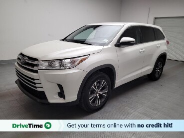 2018 Toyota Highlander in Downey, CA 90241
