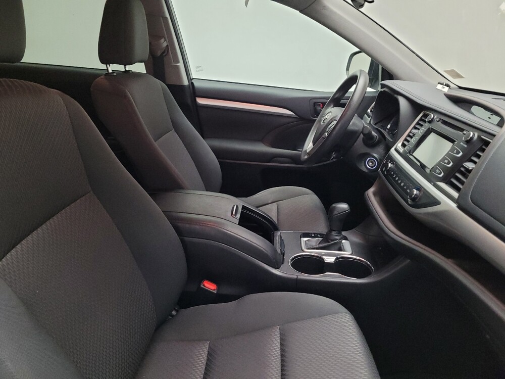 2018 Toyota Highlander in Downey, CA 90241 - 18093477 21