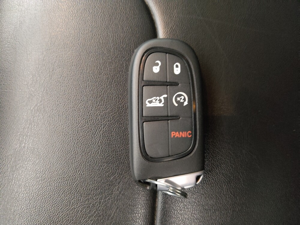 2019 Jeep Cherokee in Gladstone, MO 64118 - 18093479 32