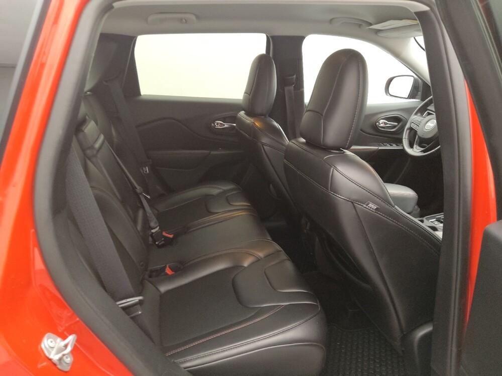 2019 Jeep Cherokee in Gladstone, MO 64118 - 18093479 19