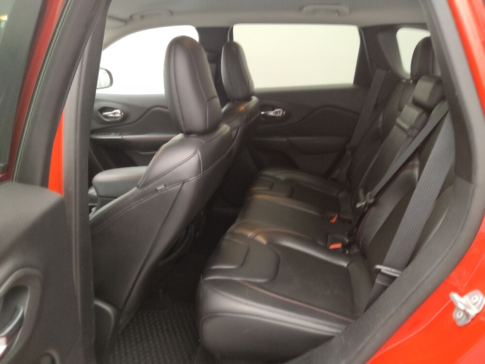 2019 Jeep Cherokee in Gladstone, MO 64118 - 18093479 18