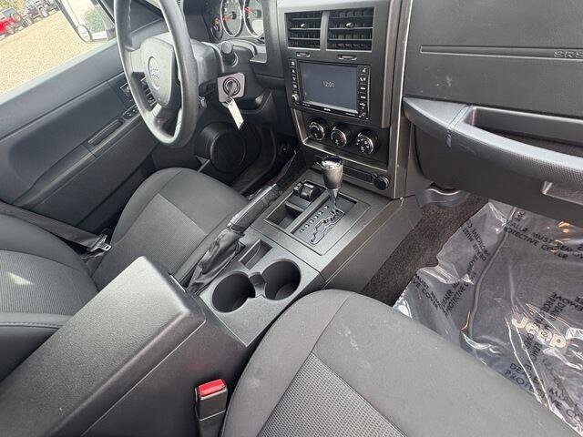 2009 Jeep Liberty in Mesa, AZ 85212 - 18093487 31