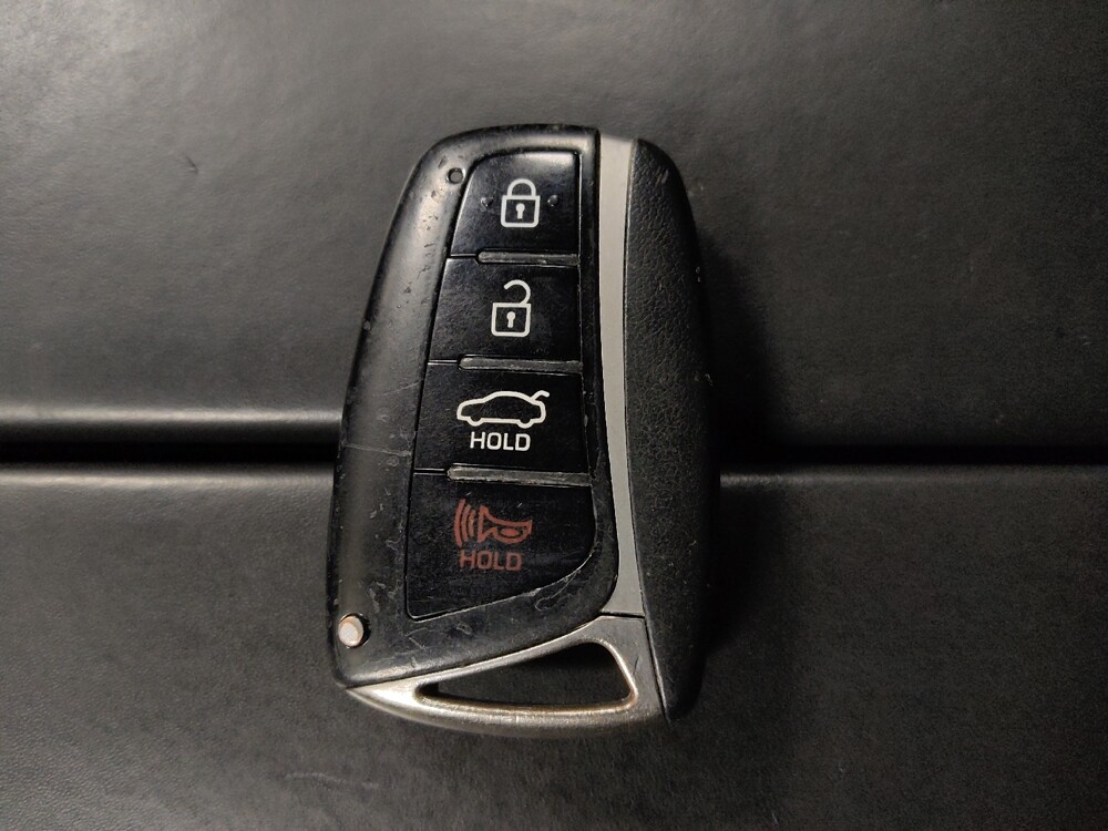 2015 Hyundai Genesis in Marietta, GA 30062 - 18093496 32