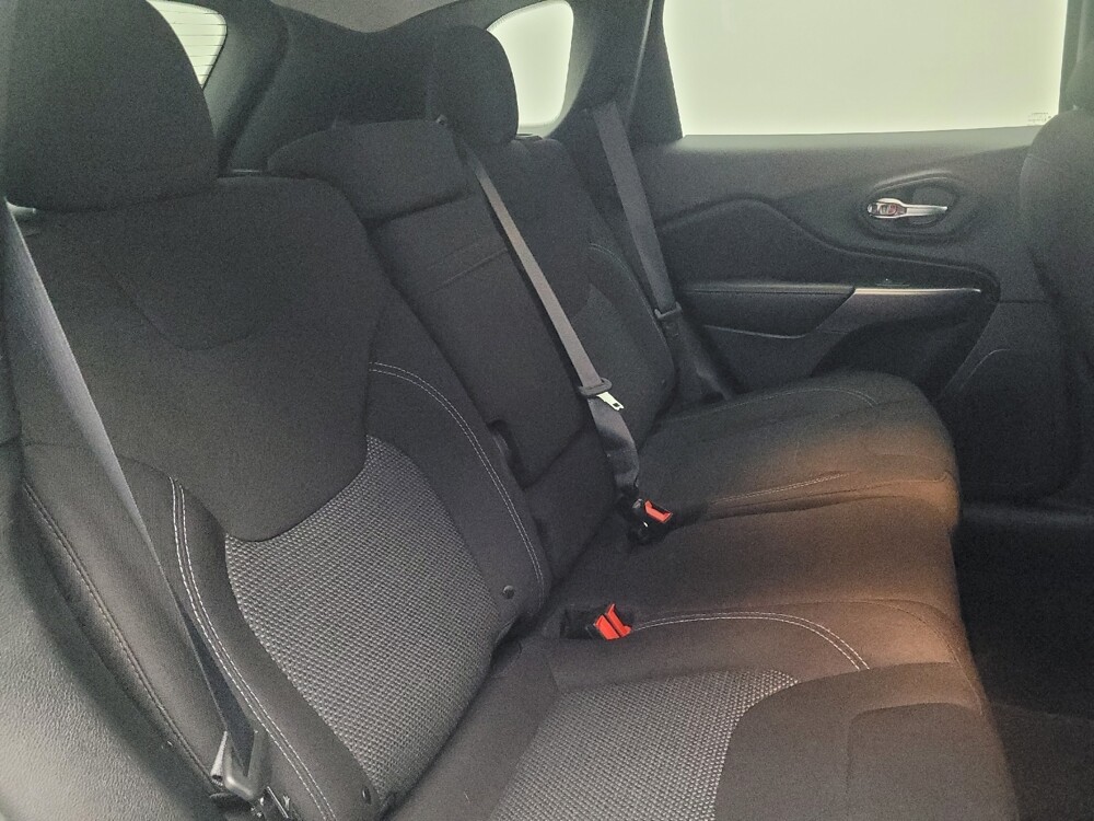 2019 Jeep Cherokee in Conyers, GA 30094 - 18093529 19