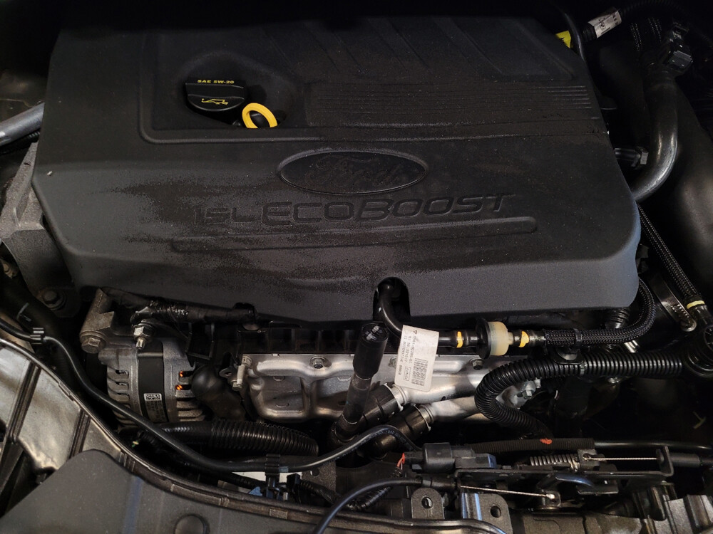 2017 Ford Escape in Jacksonville, FL 32210 - 18093537 30