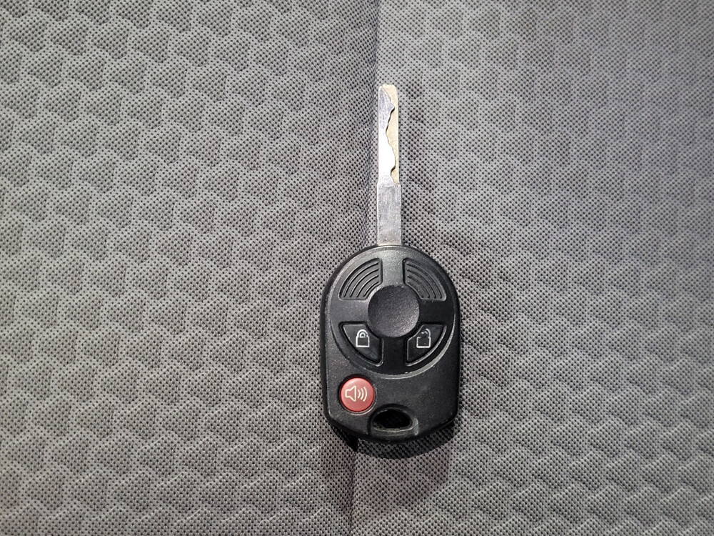 2017 Ford Escape in Jacksonville, FL 32210 - 18093537 32