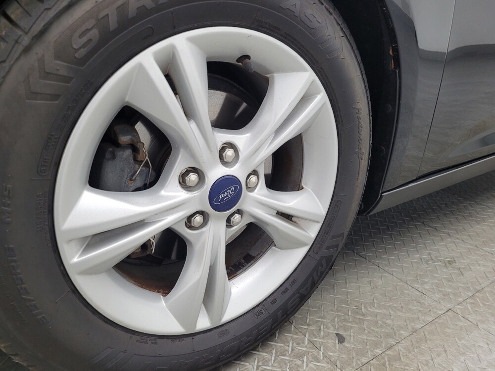 2014 Ford Focus in Charleston, SC 29414 - 18093541 31