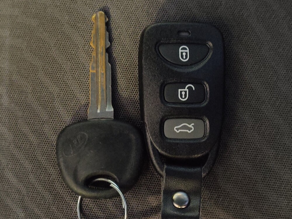 2014 Hyundai Elantra in West Palm Beach, FL 33409 - 18093547 32