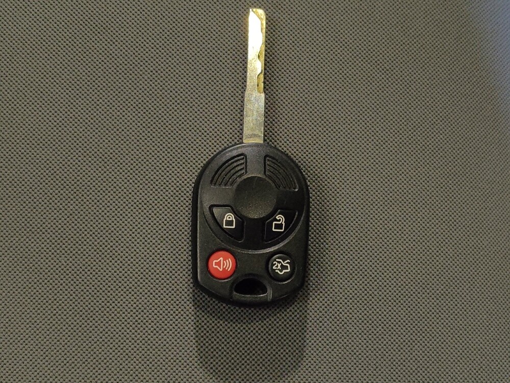 2016 Ford C-MAX in Kissimmee, FL 34744 - 18093548 32