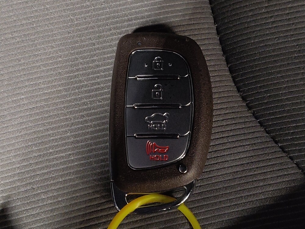 2018 Hyundai Elantra in Pensacola, FL 32505 - 18093549 32