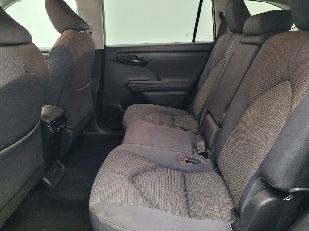 2022 Toyota Highlander in Jacksonville, FL 32225 - 18093557 18