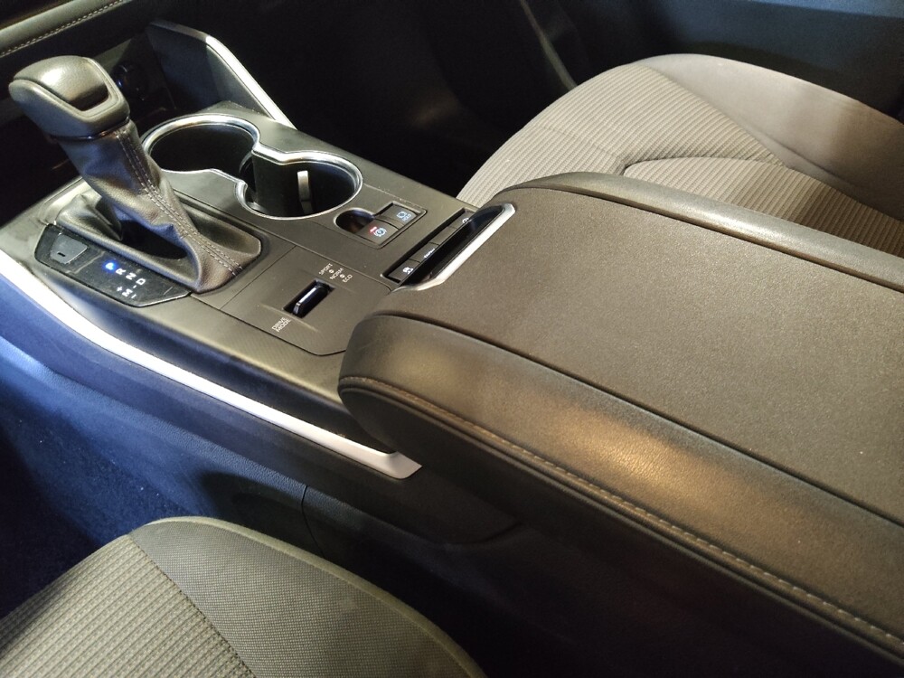 2022 Toyota Highlander in Jacksonville, FL 32225 - 18093557 26