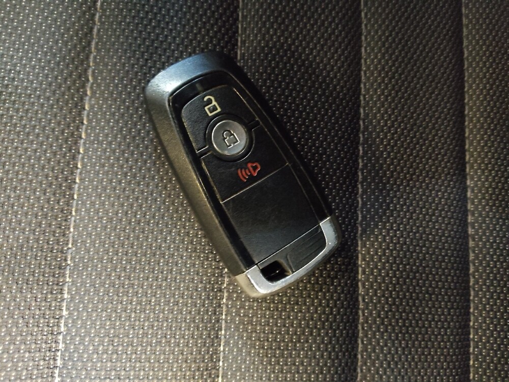 2018 Ford Edge in Greensboro, NC 27407 - 18093566 32