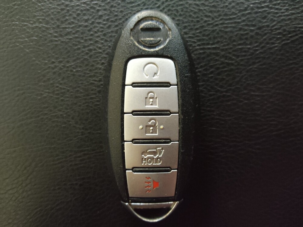 2018 Nissan Pathfinder in Greenville, SC 29607 - 18093571 32