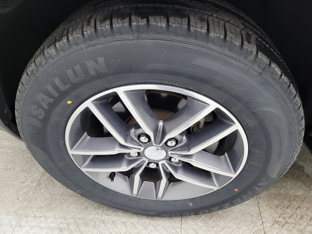 2018 Jeep Grand Cherokee in Greenville, SC 29607 - 18093578 31