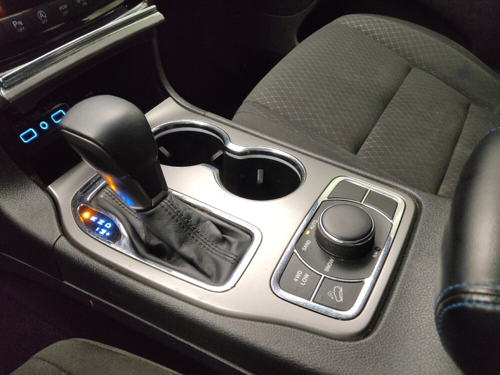 2019 Jeep Grand Cherokee in Lakewood, CO 80215 - 18093582 26