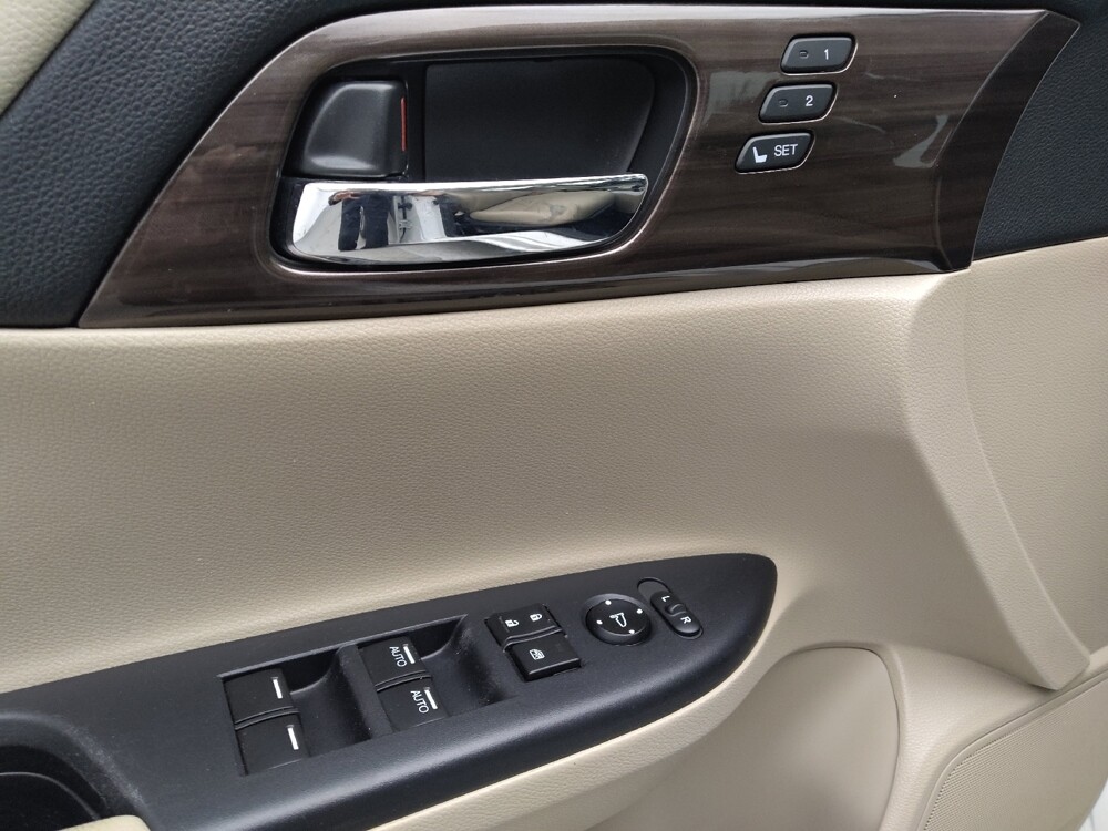 2017 Honda Accord in Lakewood, CO 80215 - 18093588 27