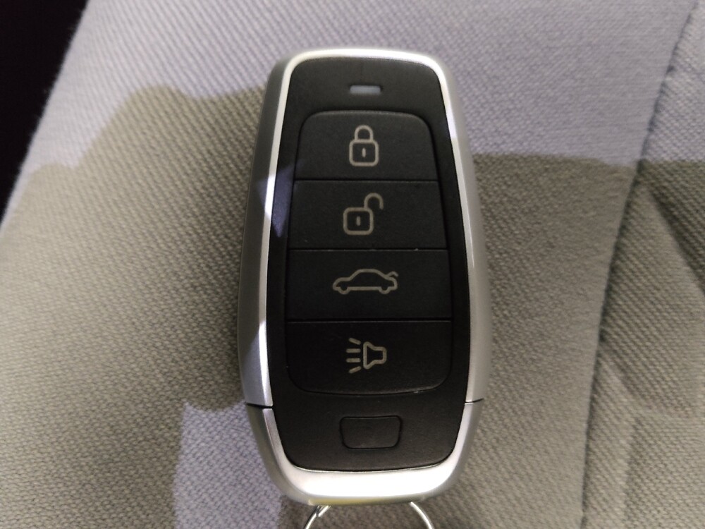 2020 Chevrolet Equinox in Colorado Springs, CO 80909 - 18093598 32