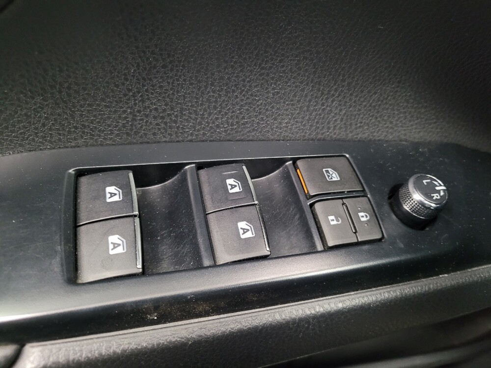 2019 Toyota Camry in Memphis, TN 38115 - 18093609 27