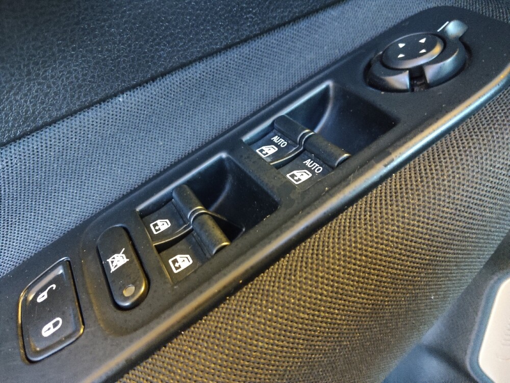 2017 Jeep Renegade in Corpus Christi, TX 78412 - 18093614 27