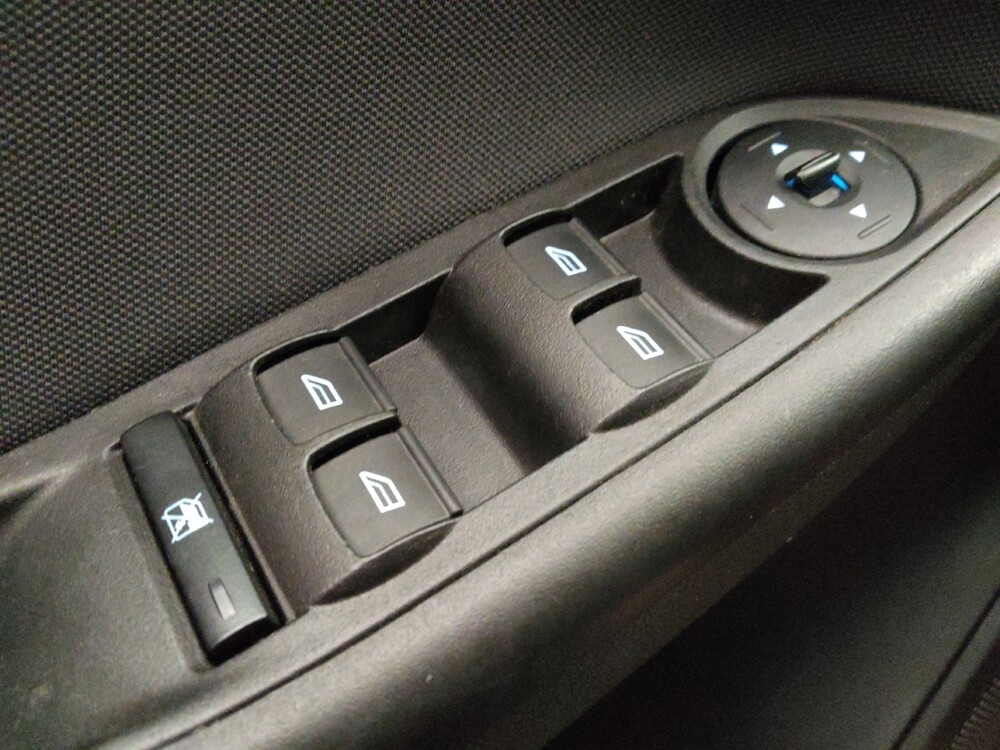 2018 Ford Focus in Glendale, AZ 85301 - 18093616 27