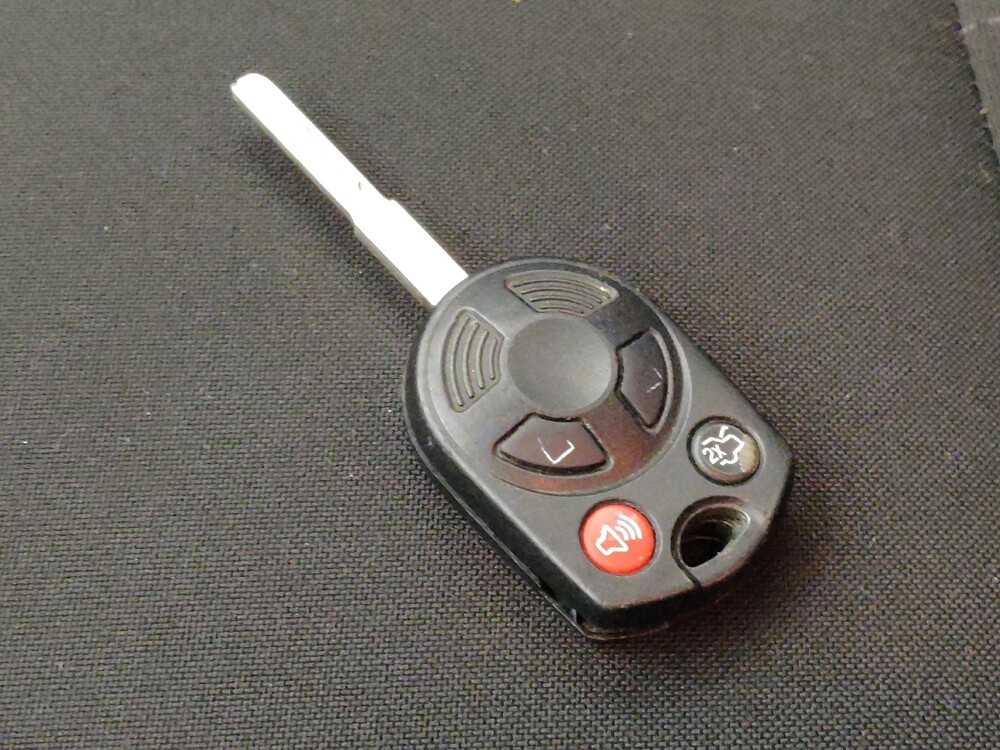 2018 Ford Focus in Glendale, AZ 85301 - 18093616 32