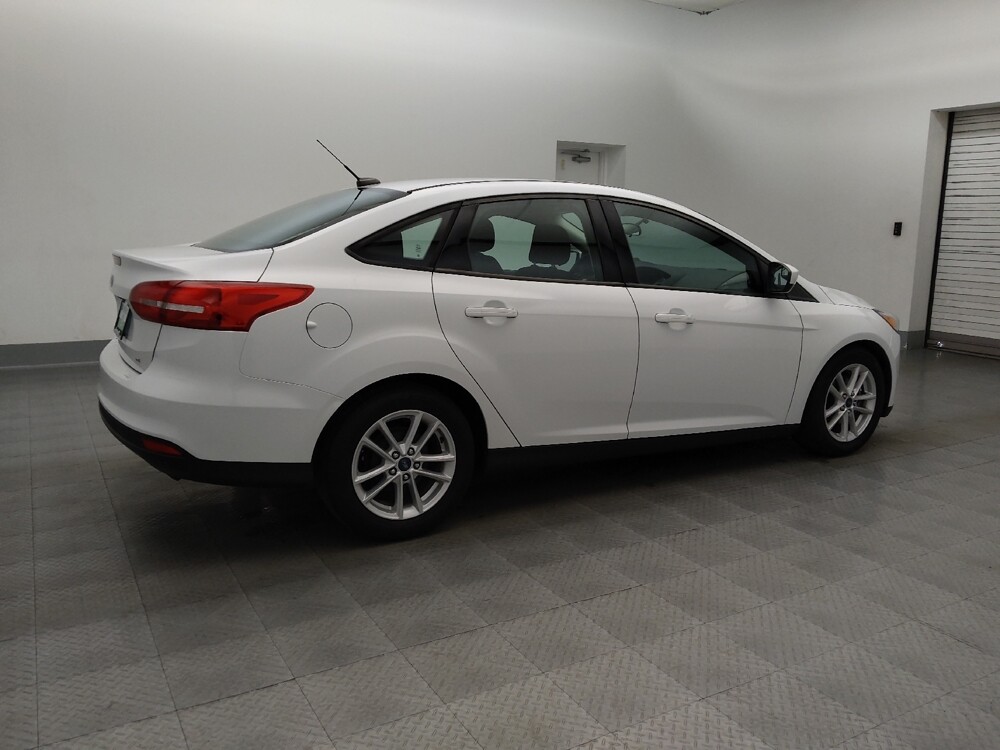 2018 Ford Focus in Glendale, AZ 85301 - 18093616 10