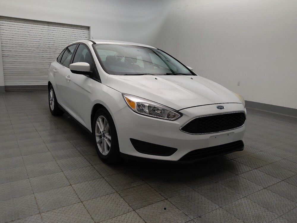2018 Ford Focus in Glendale, AZ 85301 - 18093616 13