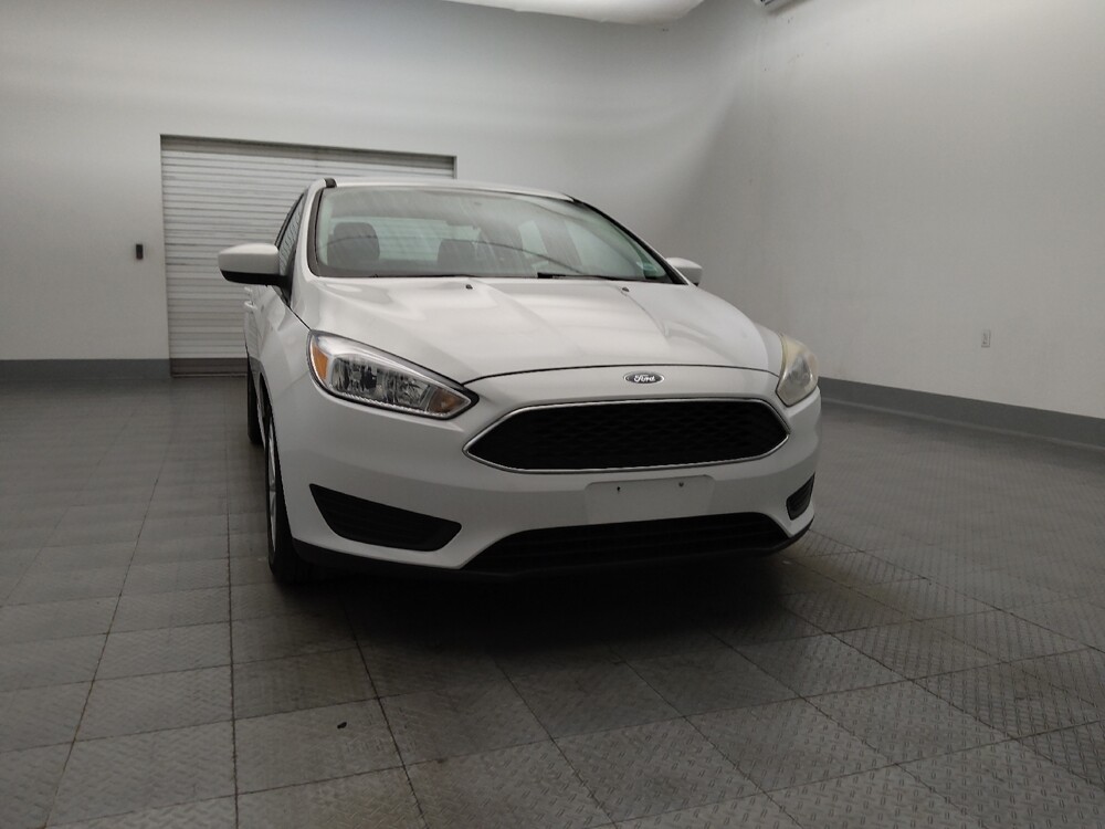 2018 Ford Focus in Glendale, AZ 85301 - 18093616 14