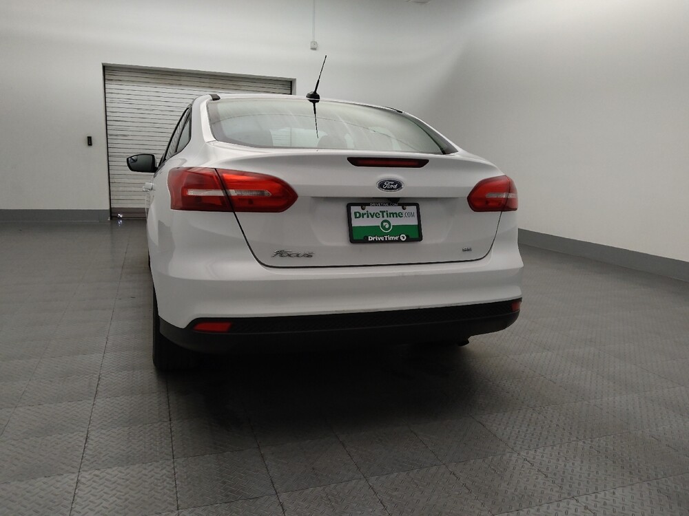 2018 Ford Focus in Glendale, AZ 85301 - 18093616 6