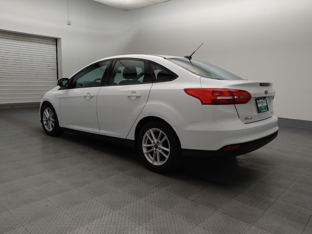2018 Ford Focus in Glendale, AZ 85301 - 18093616 3