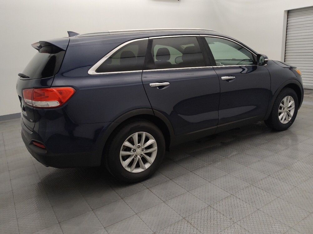 2016 Kia Sorento in Houston, TX 77060 - 18093626 10