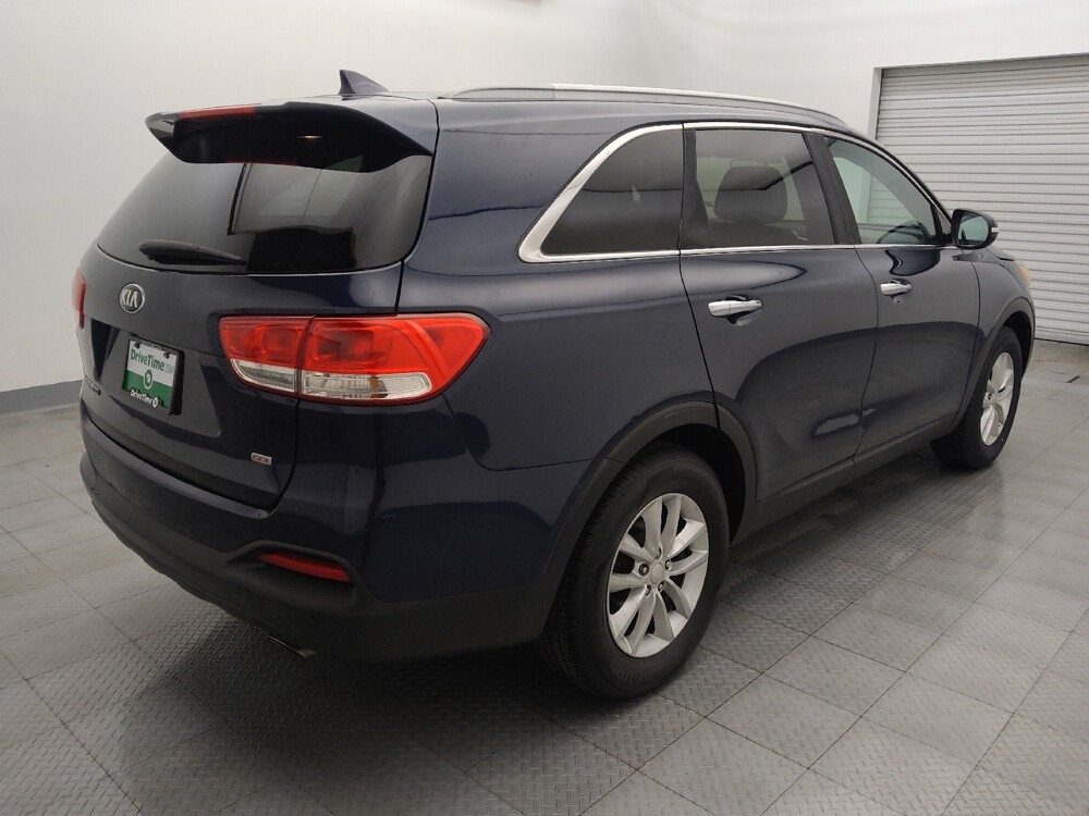 2016 Kia Sorento in Houston, TX 77060 - 18093626 9
