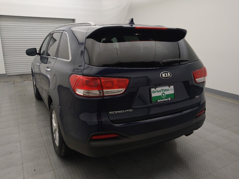 2016 Kia Sorento in Houston, TX 77060 - 18093626 6