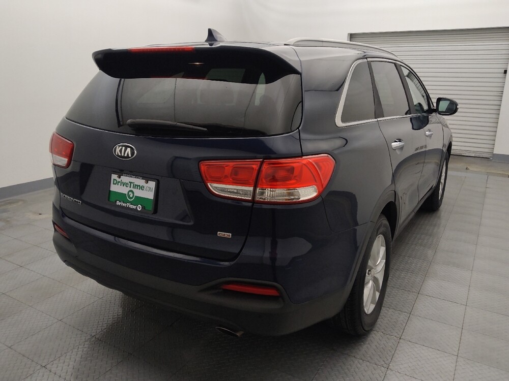 2016 Kia Sorento in Houston, TX 77060 - 18093626 7