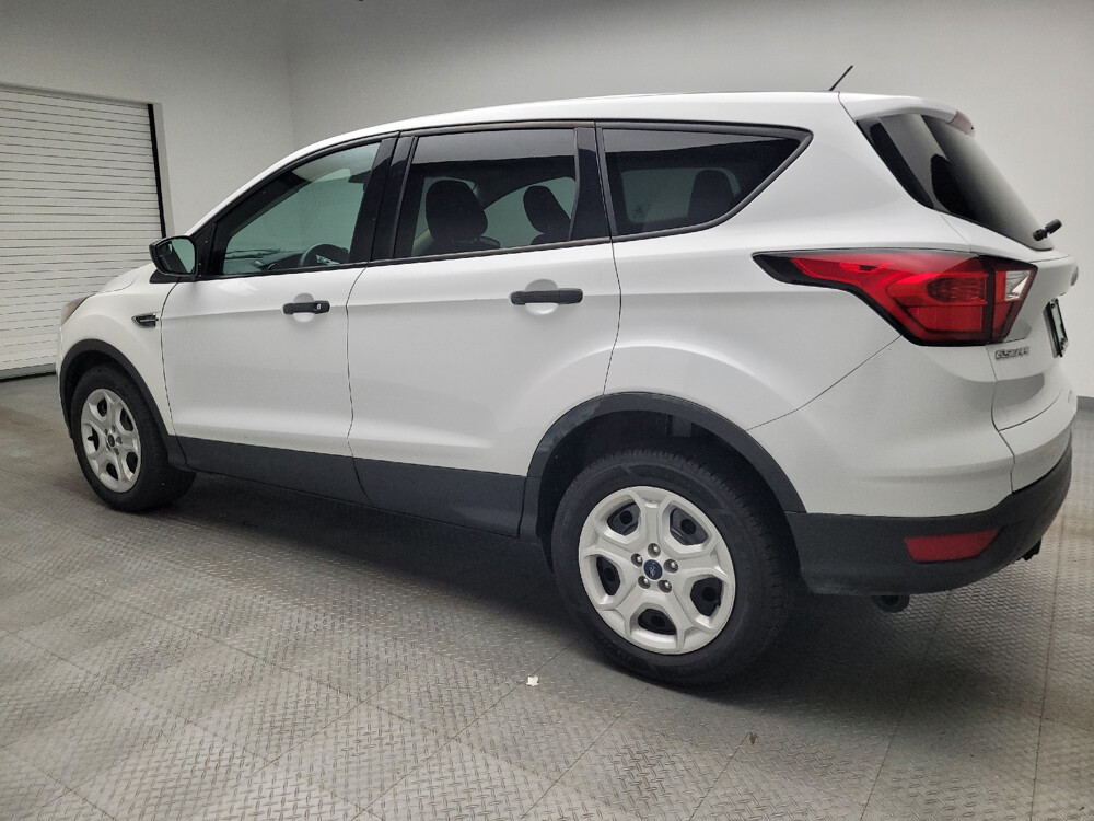 2019 Ford Escape in Grand Rapids, MI 49508 - 18093660 3