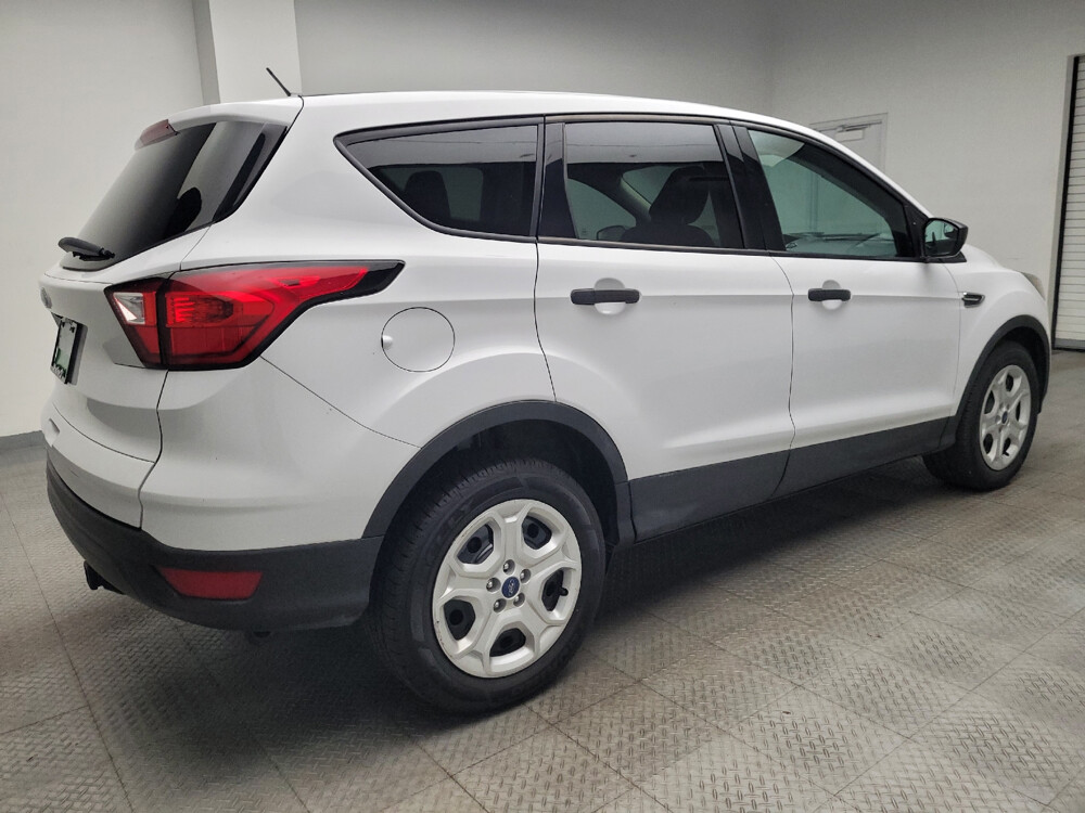 2019 Ford Escape in Grand Rapids, MI 49508 - 18093660 10