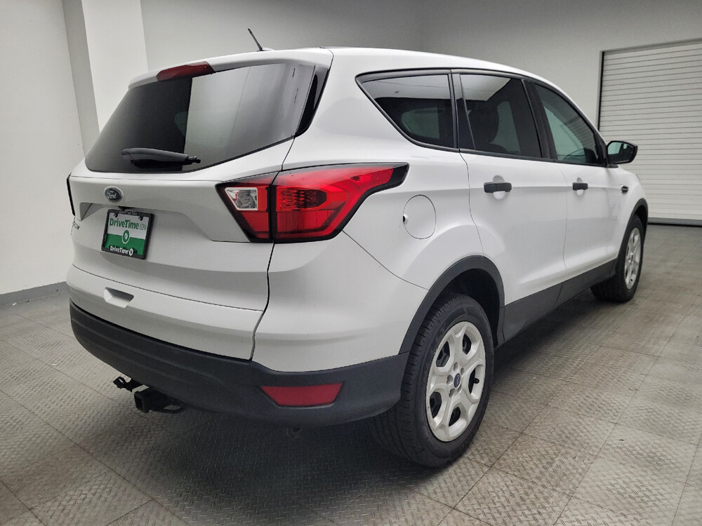 2019 Ford Escape in Grand Rapids, MI 49508 - 18093660 9
