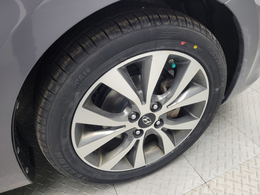 2017 Hyundai Accent in Des Moines, IA 50310 - 18093661 31