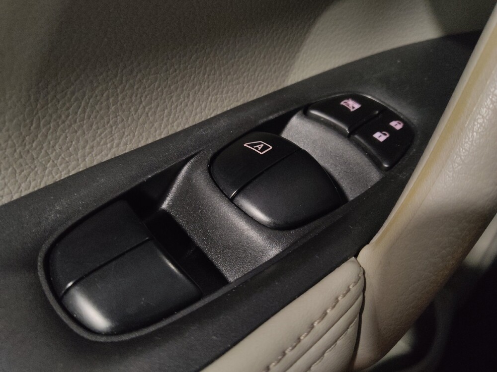 2019 Nissan Rogue Sport in Lauderdale Lakes, FL 33313 - 18093668 27