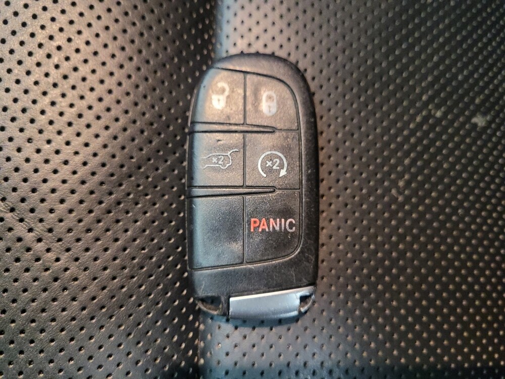 2016 Jeep Grand Cherokee in Montclair, CA 91763 - 18093693 32