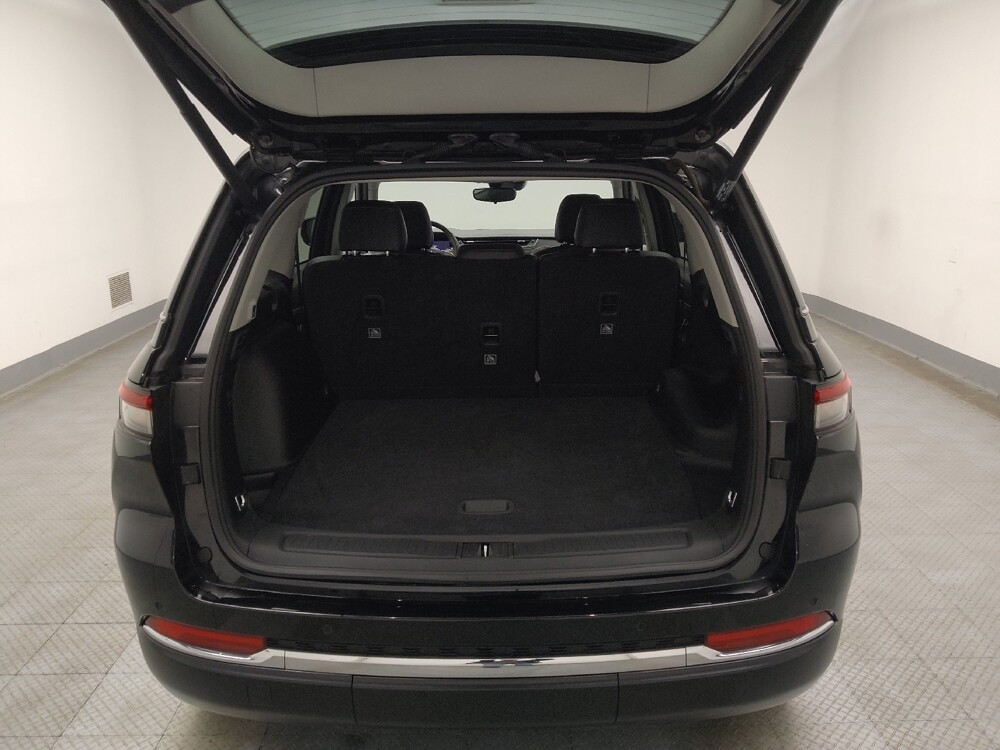 2022 Jeep Grand Cherokee in Des Moines, IA 50310 - 18093696 29