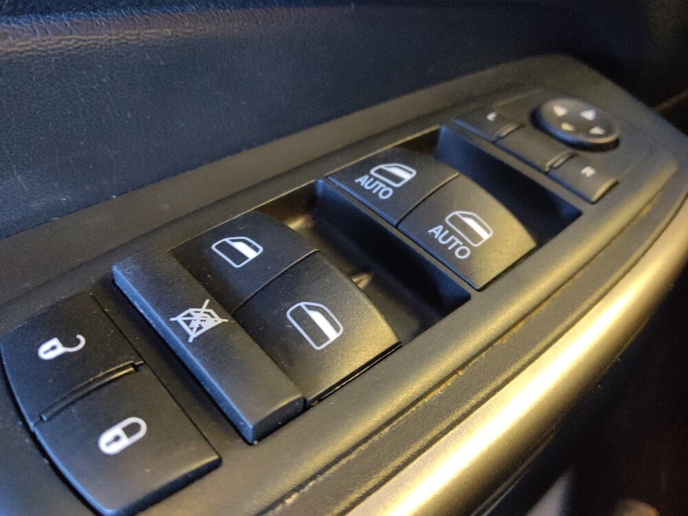 2020 Jeep Cherokee in Mesa, AZ 85210 - 18093697 27